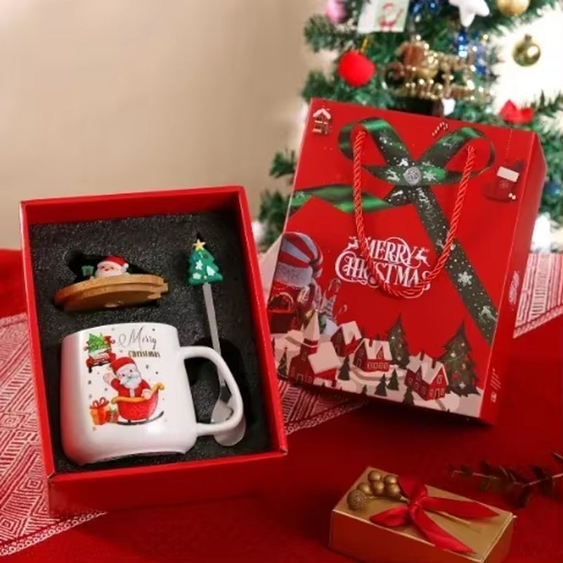 Perfect Christmas Gift! Creative Ceramic Mug Gift, Tree Design, with Lid & Spoon, High Value Mug.